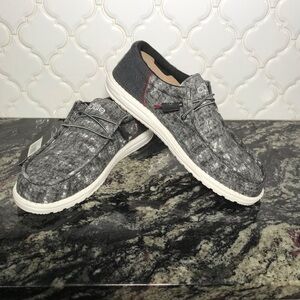 Hey Dudes Wally Funk Burnout - Men’s 13   New With Tags